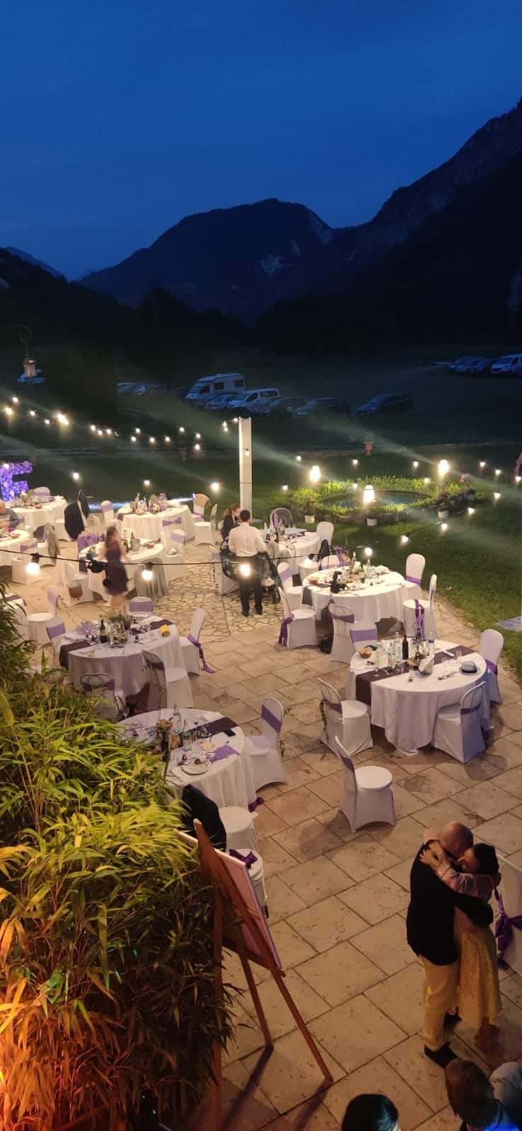 Soirée festive après la cérémonie dans le parc