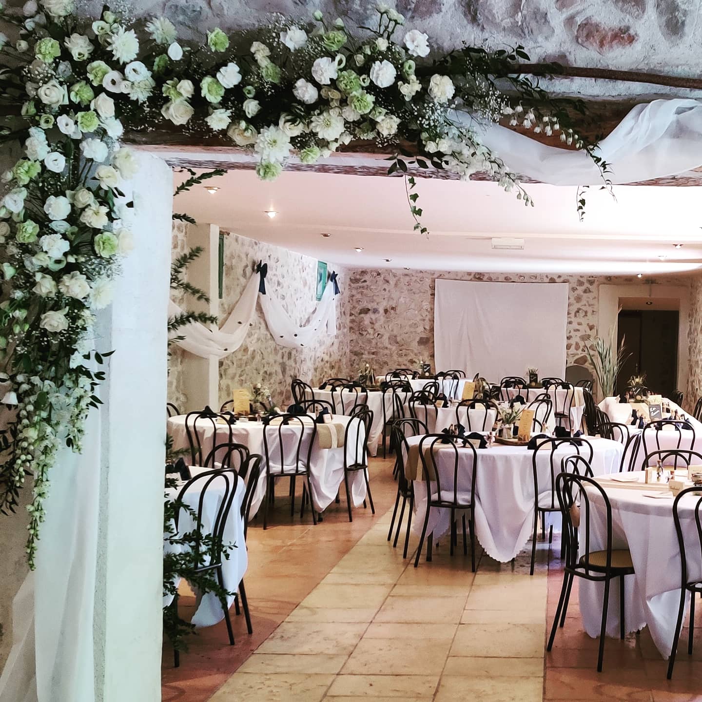 Salle de réception décorée pour un mariage à Nice, Domaine des Sources